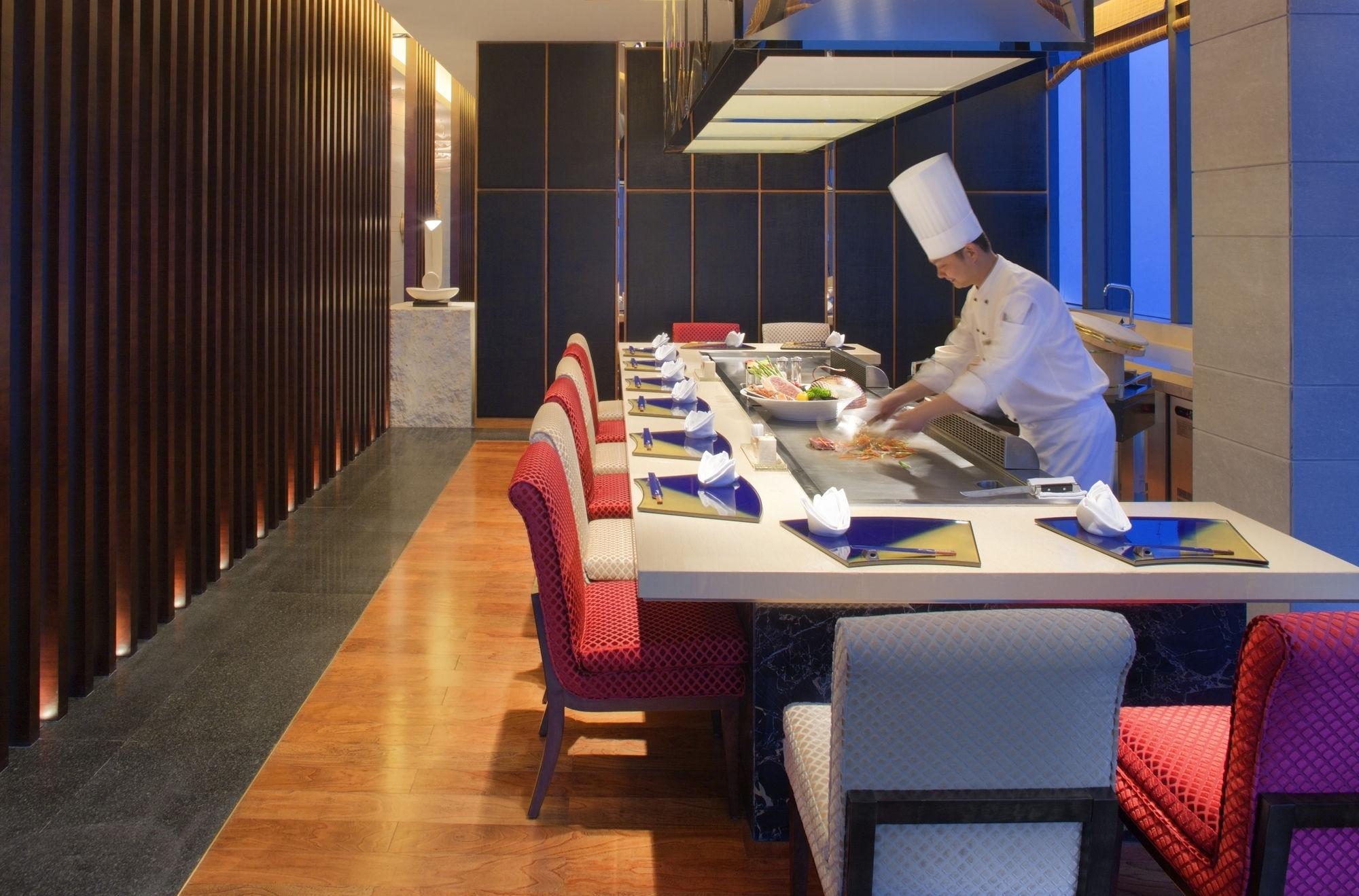 Radisson Blu Plaza Chongqing - Free 2 Bottle Of Local Beer Per Room During Stay Luaran gambar