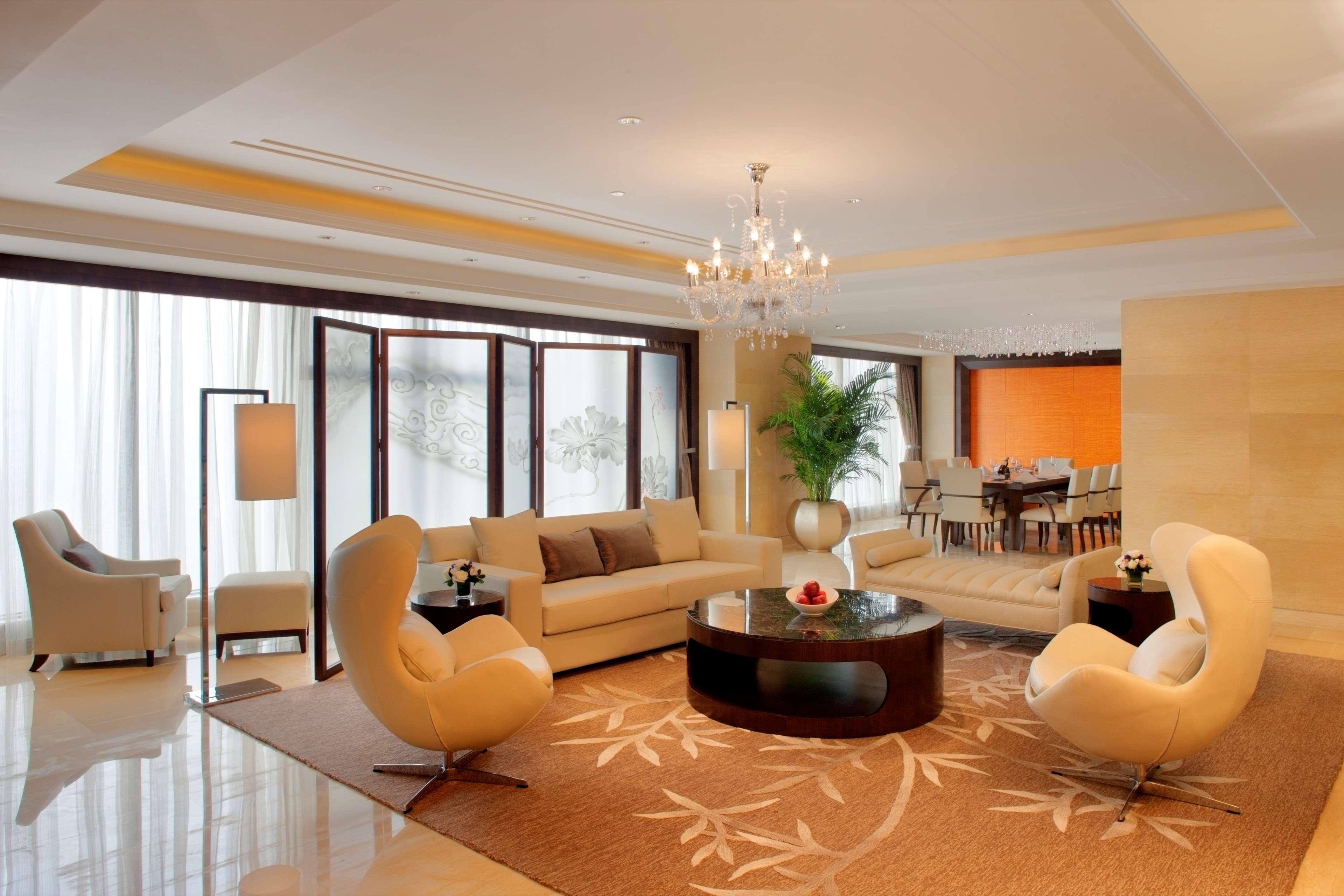 Radisson Blu Plaza Chongqing - Free 2 Bottle Of Local Beer Per Room During Stay Luaran gambar