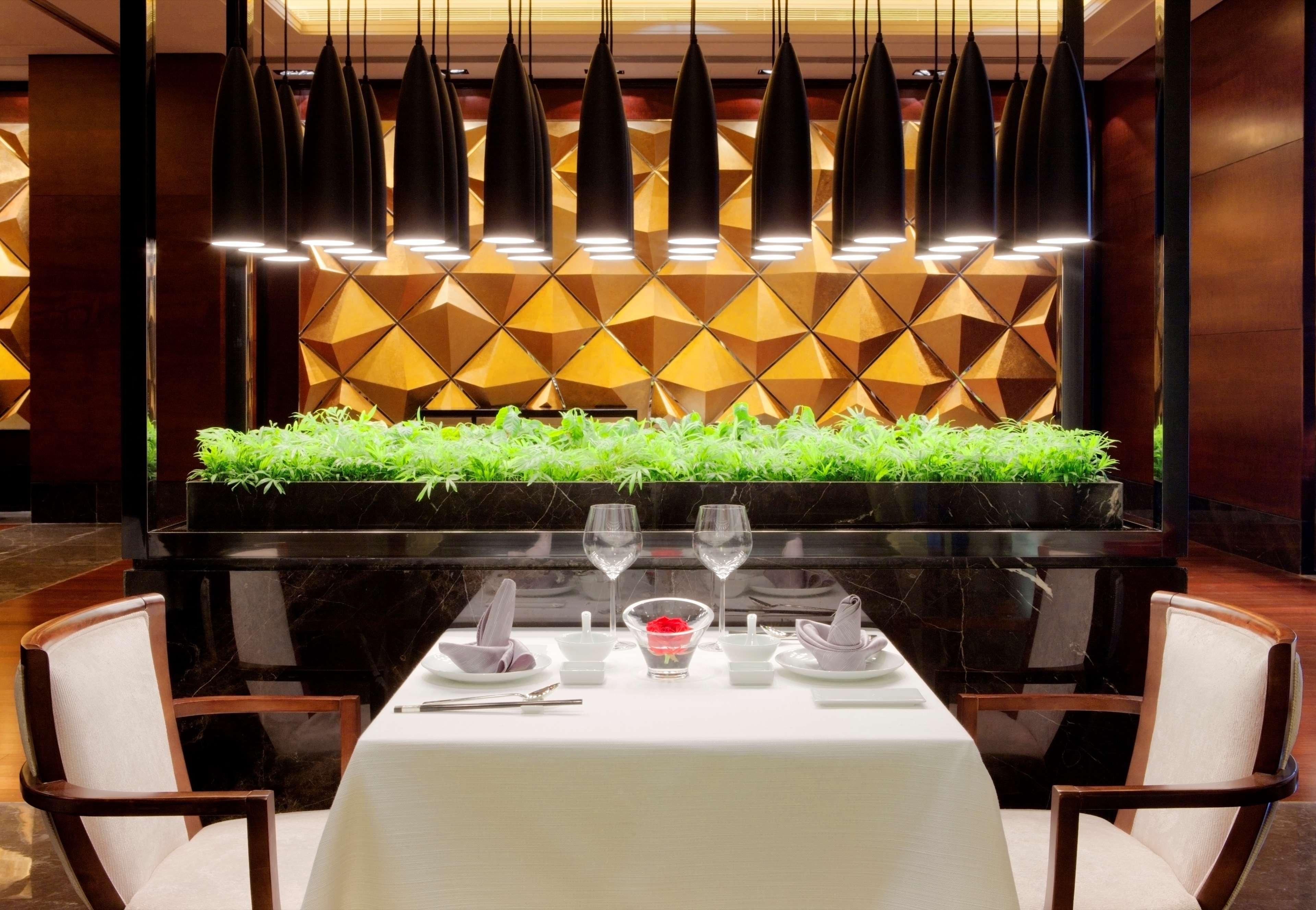Radisson Blu Plaza Chongqing - Free 2 Bottle Of Local Beer Per Room During Stay Luaran gambar