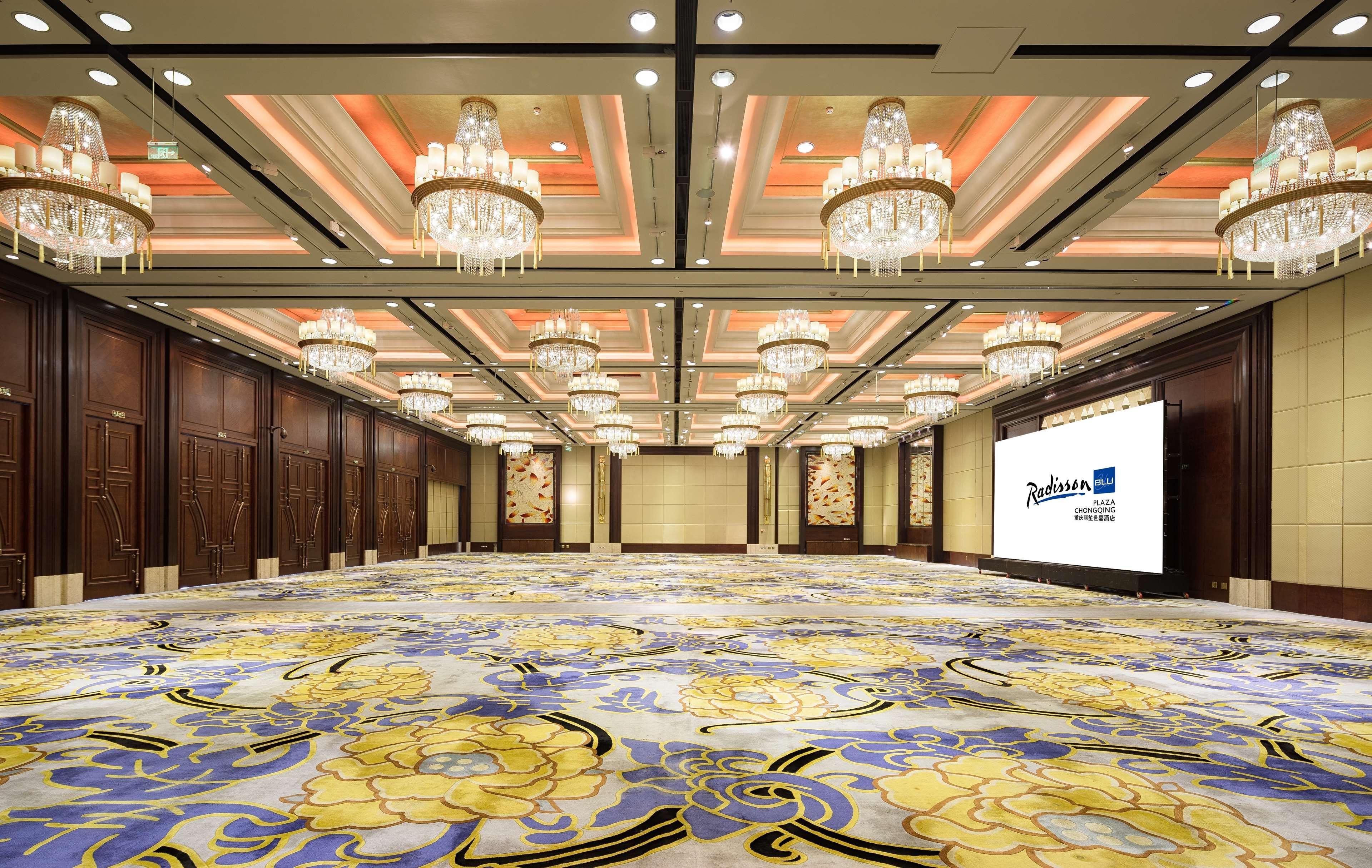 Radisson Blu Plaza Chongqing - Free 2 Bottle Of Local Beer Per Room During Stay Luaran gambar