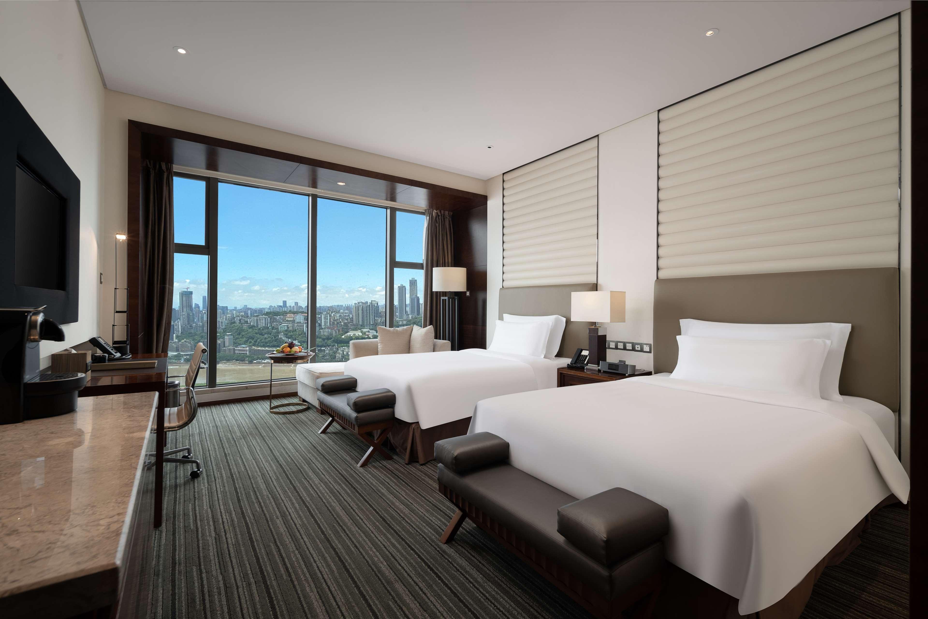 Radisson Blu Plaza Chongqing - Free 2 Bottle Of Local Beer Per Room During Stay Luaran gambar