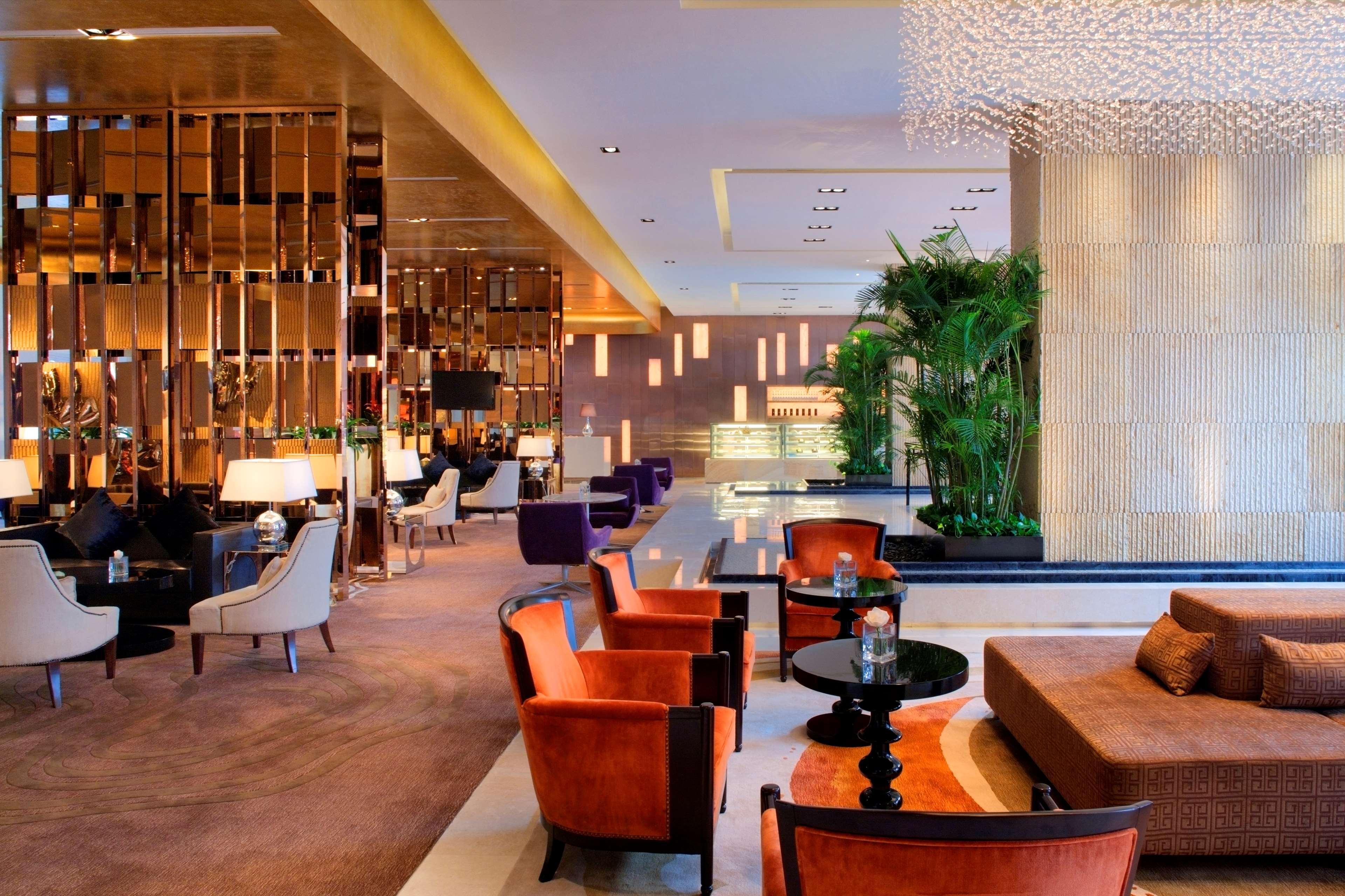 Radisson Blu Plaza Chongqing - Free 2 Bottle Of Local Beer Per Room During Stay Dalaman gambar