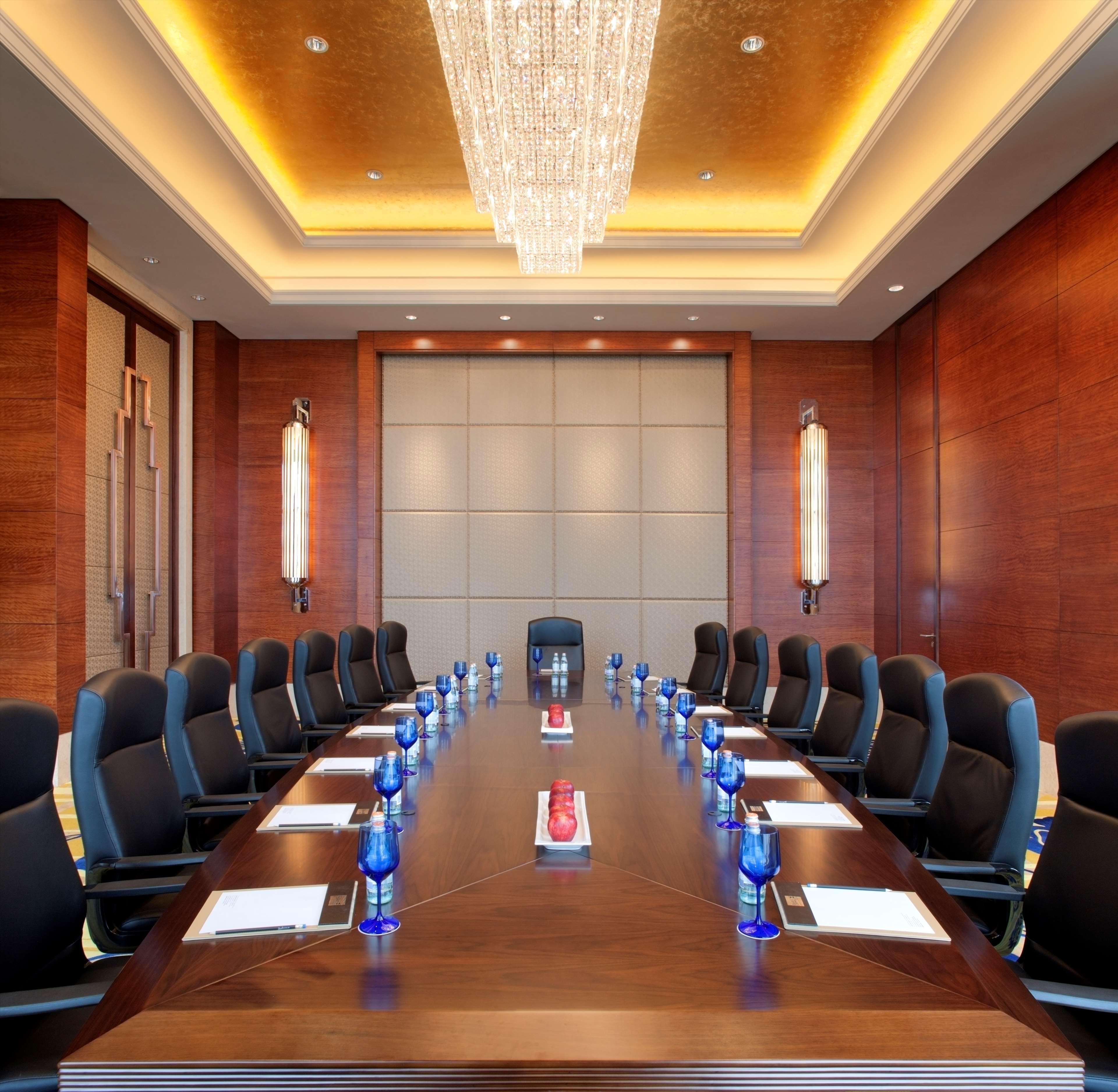 Radisson Blu Plaza Chongqing - Free 2 Bottle Of Local Beer Per Room During Stay Luaran gambar