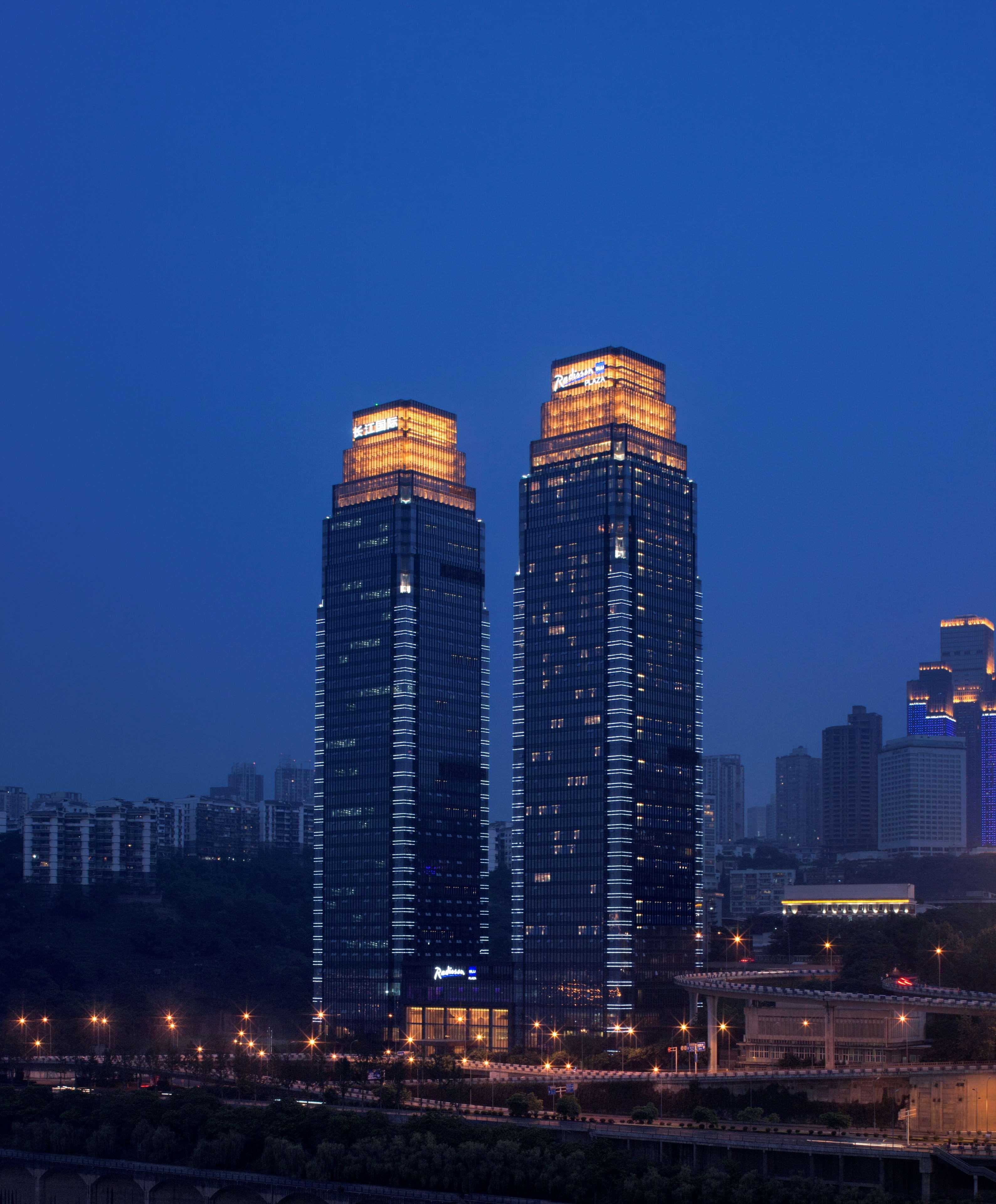 Radisson Blu Plaza Chongqing - Free 2 Bottle Of Local Beer Per Room During Stay Luaran gambar