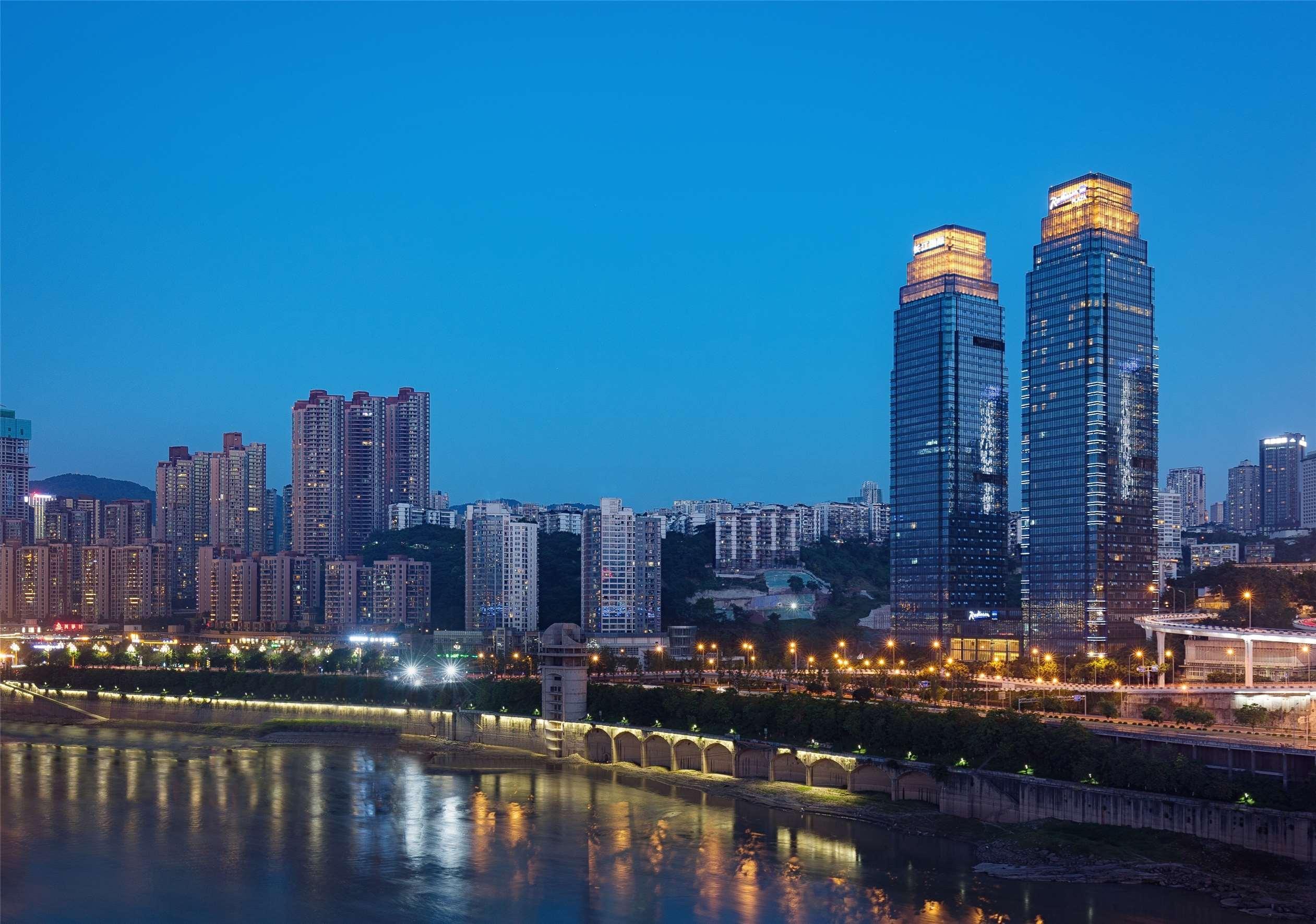 Radisson Blu Plaza Chongqing - Free 2 Bottle Of Local Beer Per Room During Stay Luaran gambar
