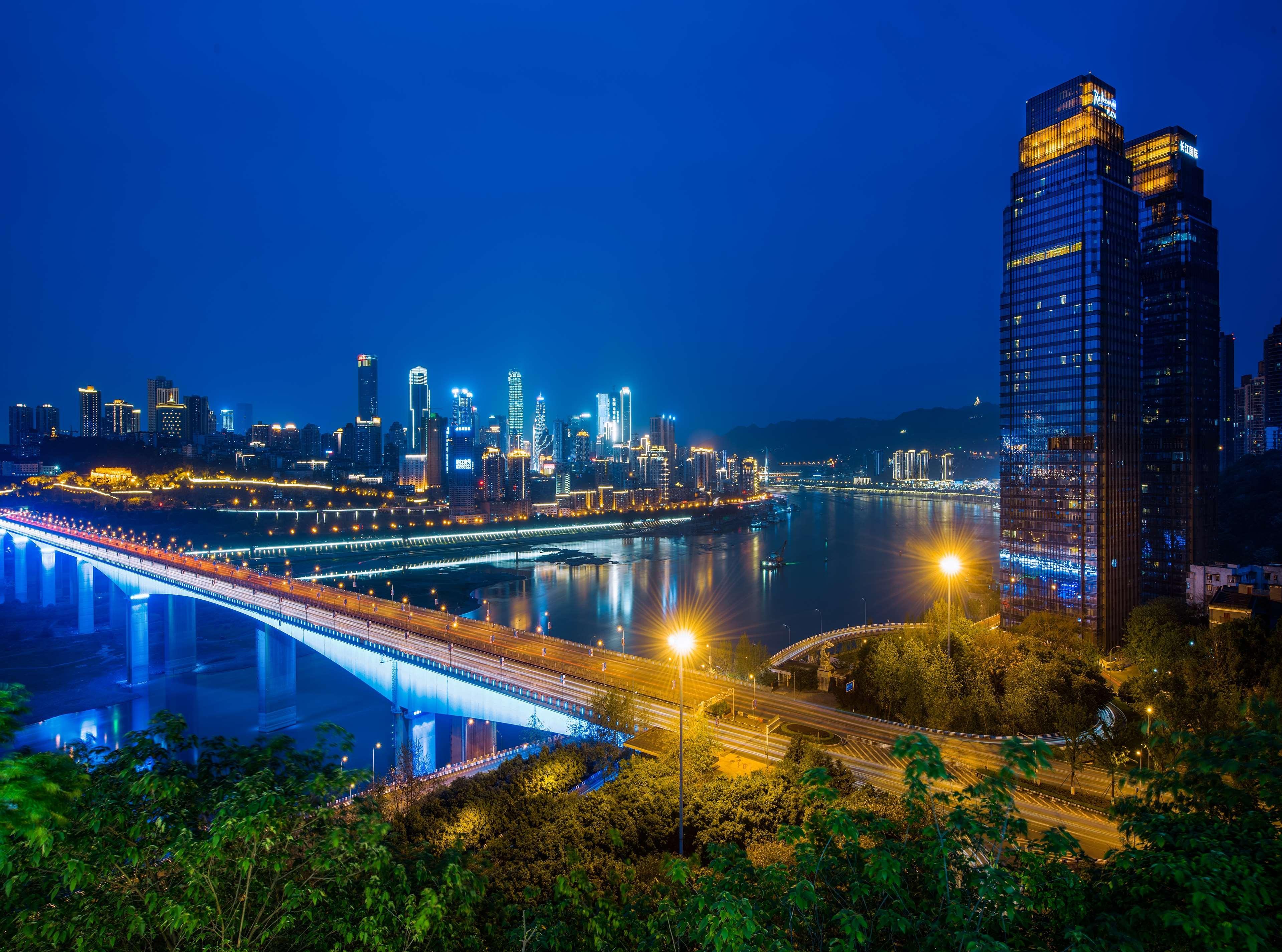 Radisson Blu Plaza Chongqing - Free 2 Bottle Of Local Beer Per Room During Stay Luaran gambar