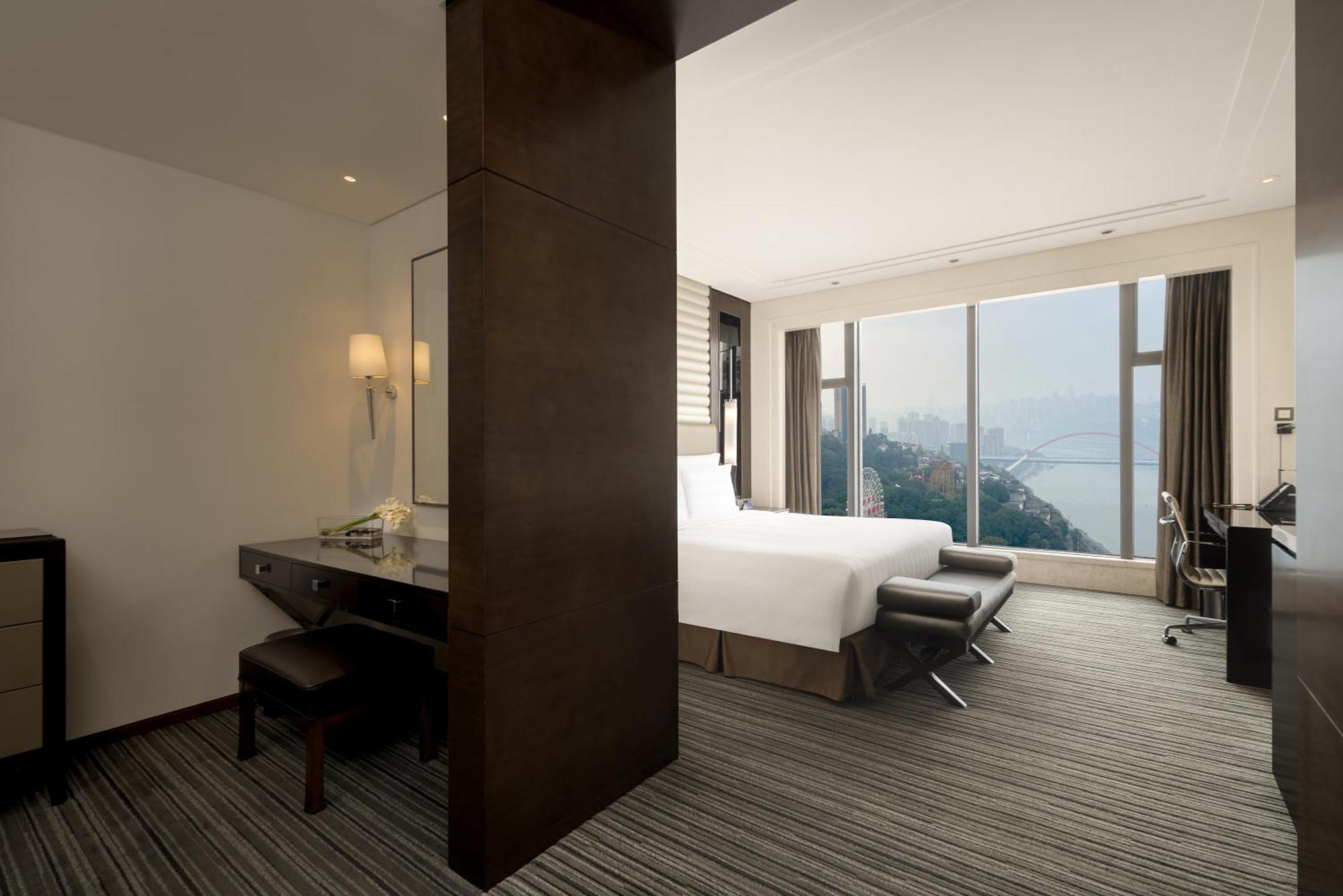 Radisson Blu Plaza Chongqing - Free 2 Bottle Of Local Beer Per Room During Stay Luaran gambar