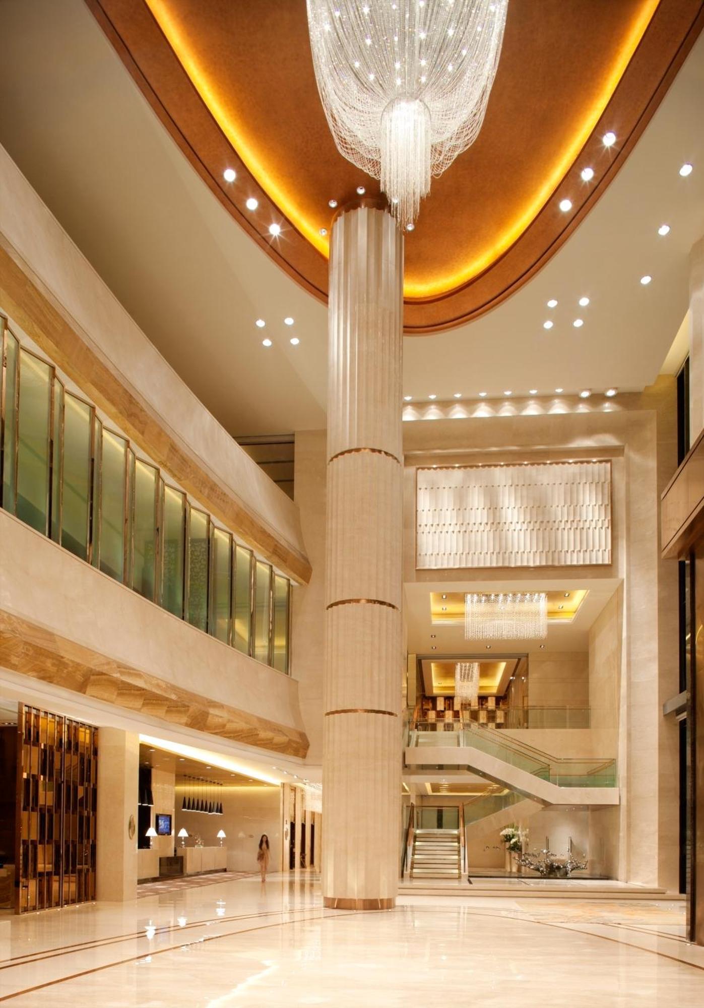 Radisson Blu Plaza Chongqing - Free 2 Bottle Of Local Beer Per Room During Stay Luaran gambar