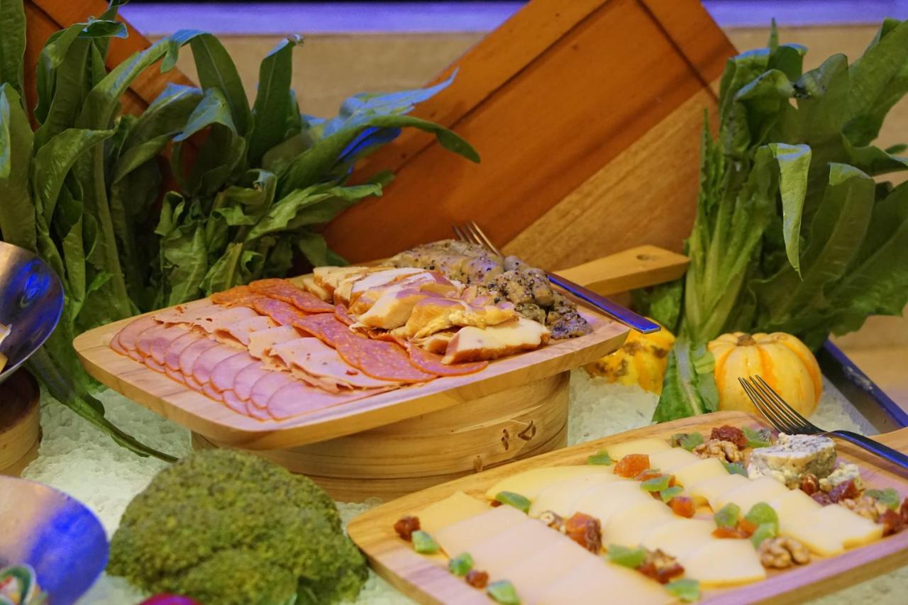 Radisson Blu Plaza Chongqing - Free 2 Bottle Of Local Beer Per Room During Stay Luaran gambar