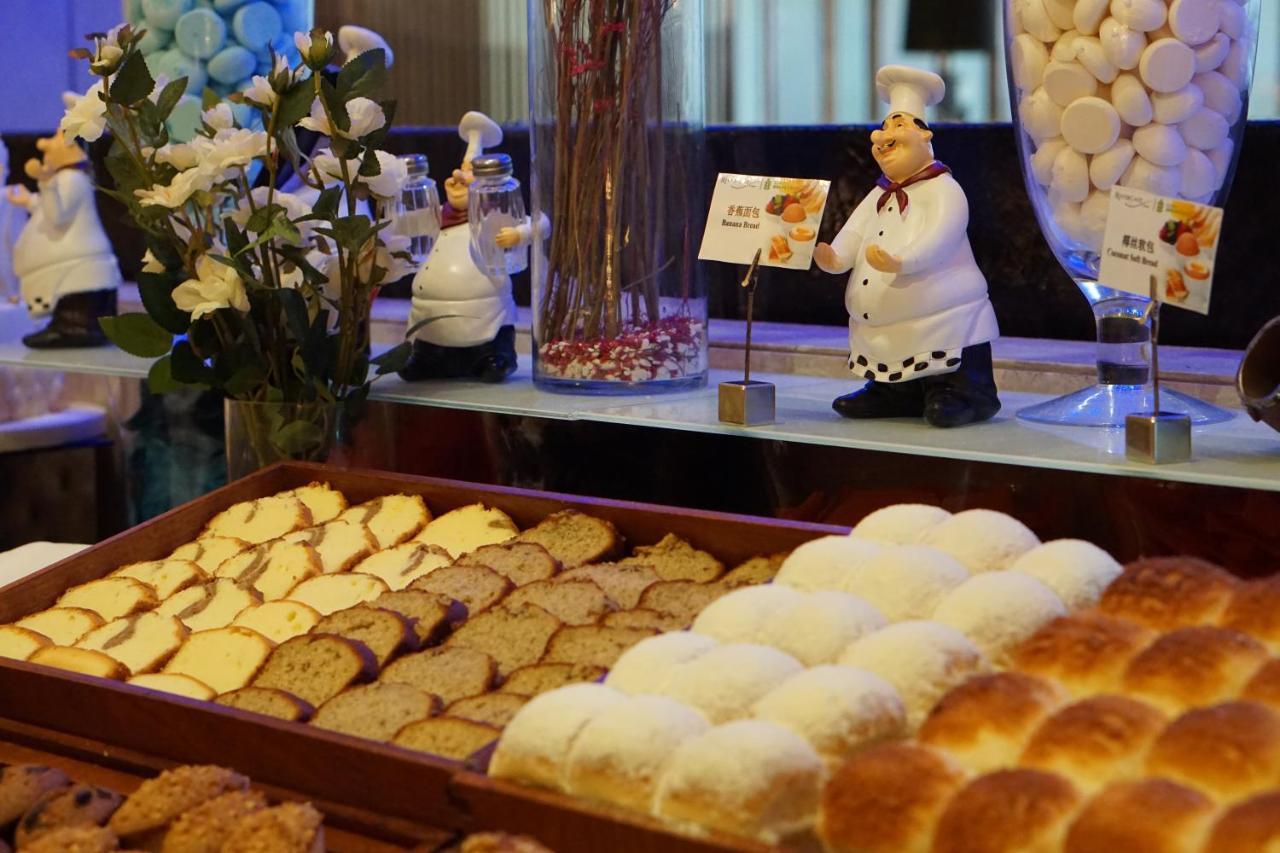 Radisson Blu Plaza Chongqing - Free 2 Bottle Of Local Beer Per Room During Stay Luaran gambar