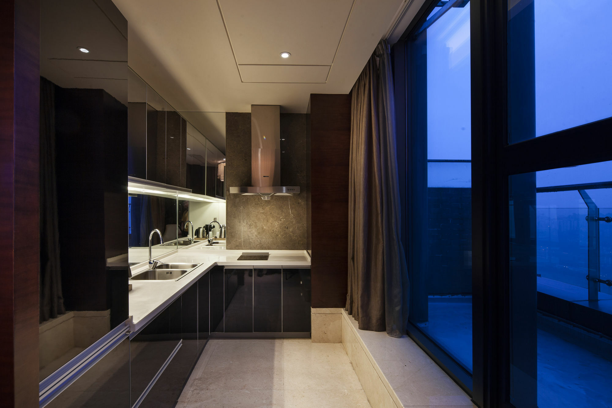 Radisson Blu Plaza Chongqing - Free 2 Bottle Of Local Beer Per Room During Stay Luaran gambar