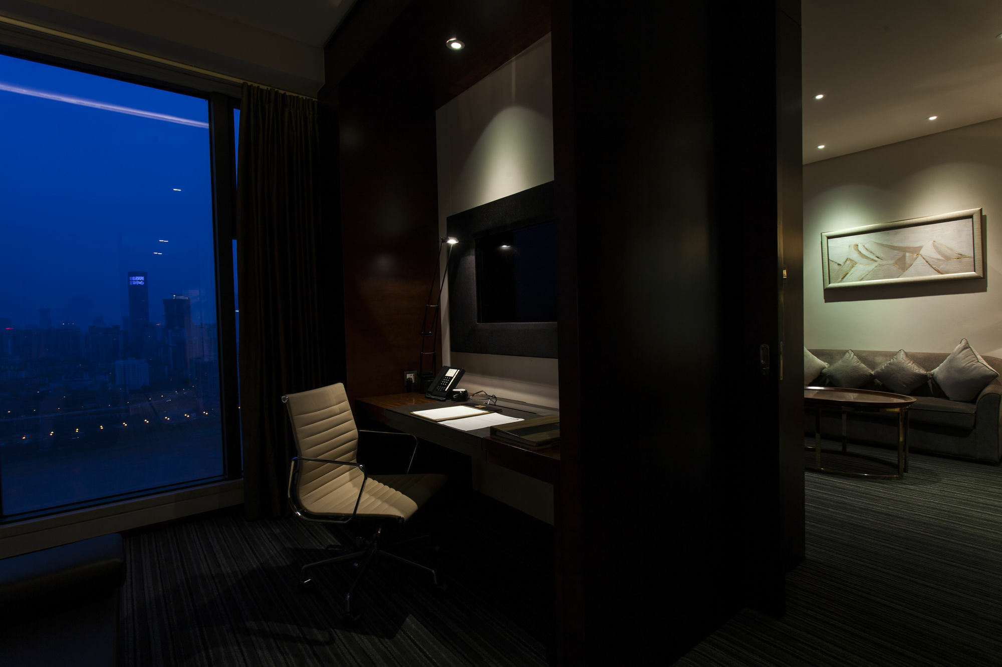 Radisson Blu Plaza Chongqing - Free 2 Bottle Of Local Beer Per Room During Stay Luaran gambar